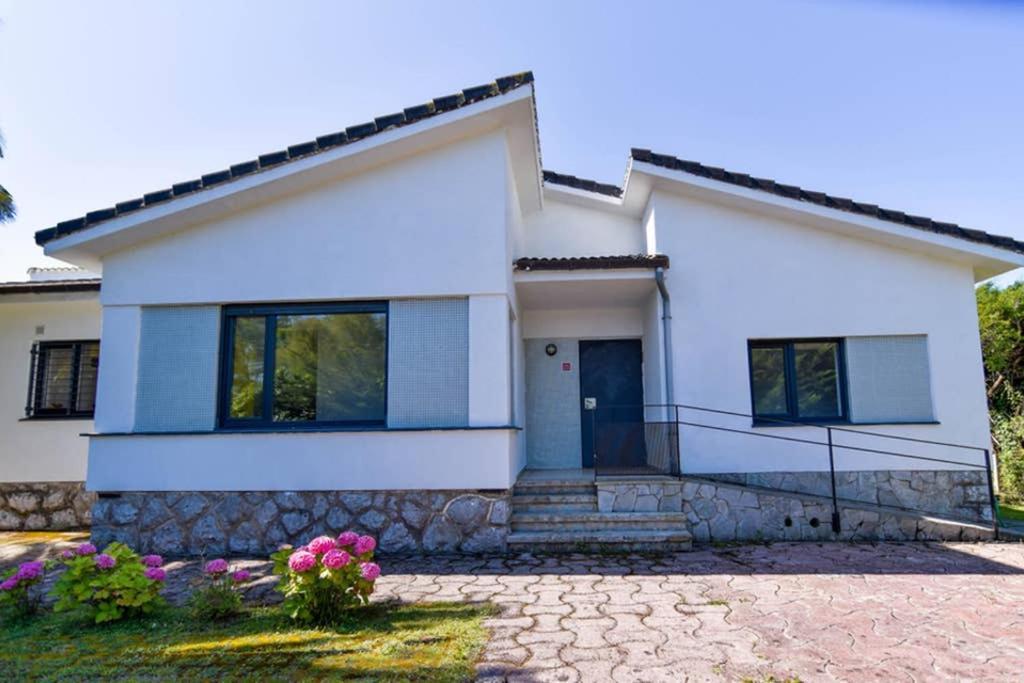 ¡Nuevo! Espectacular Casa En La Playa De Berria Βίλα Santoña Εξωτερικό φωτογραφία